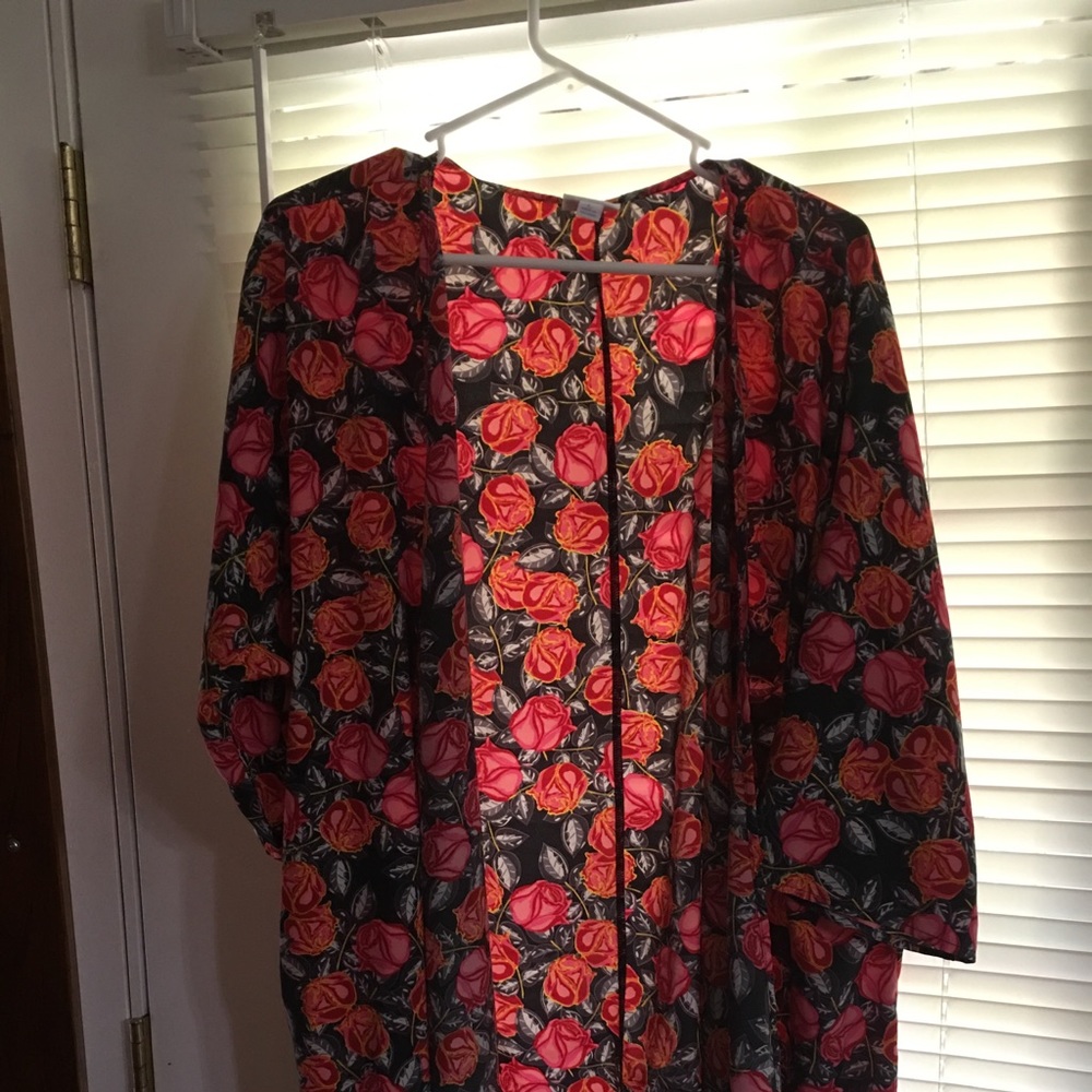 Lularoe Shirley size L